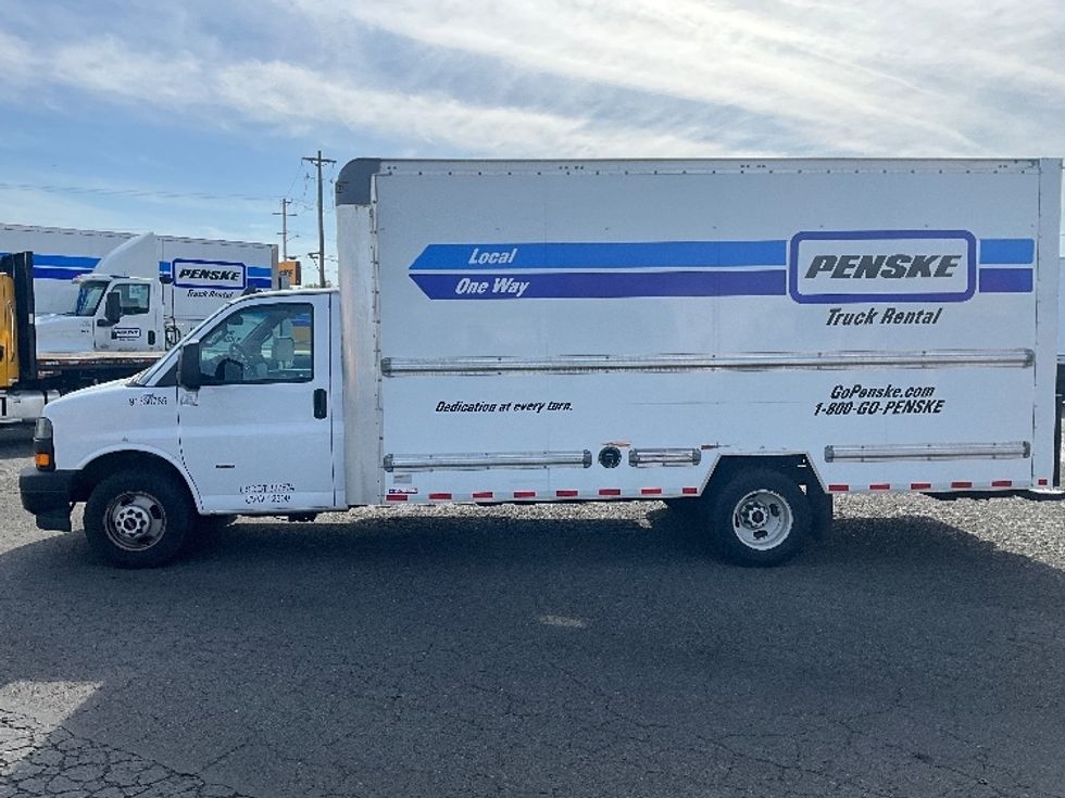 Light Duty Box Truck-Light and Medium Duty Trucks-GMC-2023-Savana G33903-Pasco-WA-56,739\n\t\tmiles-$ 41,000 - Image 4