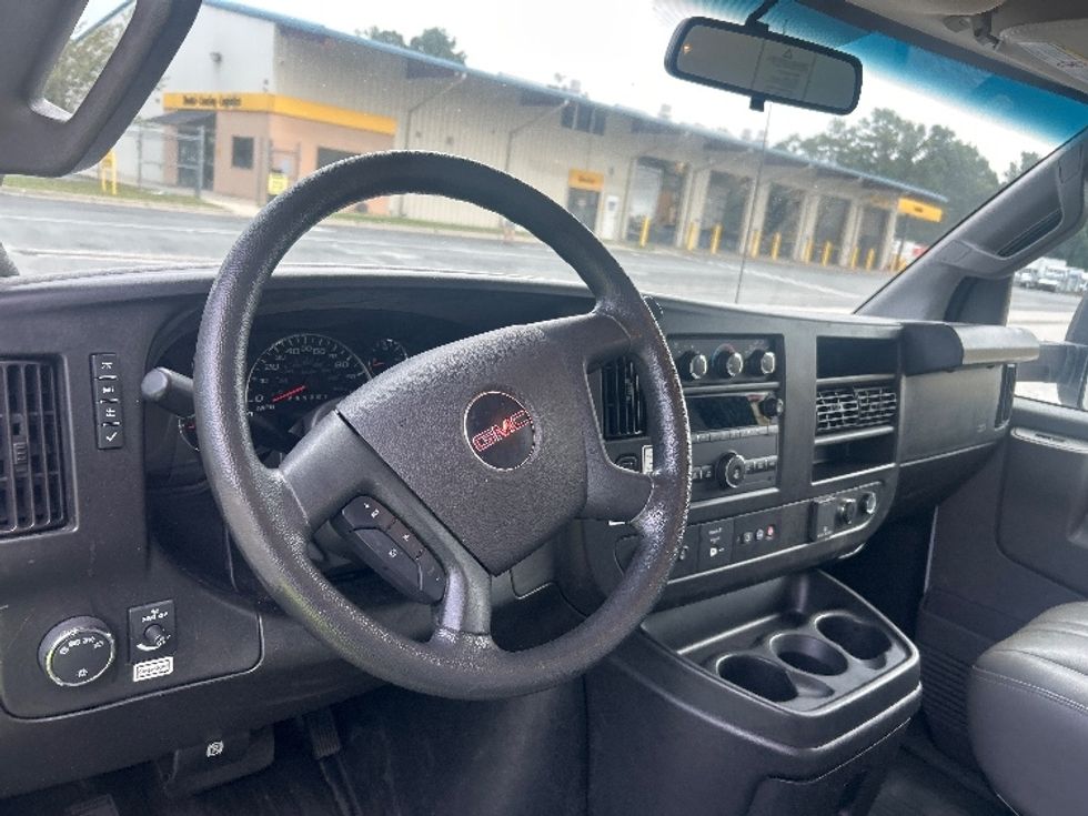 Light Duty Box Truck-Light and Medium Duty Trucks-GMC-2023-Savana G33903-Pensacola-FL-153,970\n\t\tmiles-$ 22,000 - Image 17