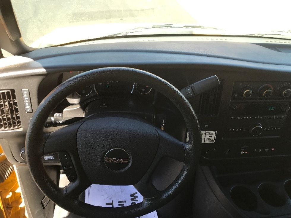 Light Duty Box Truck-Light and Medium Duty Trucks-GMC-2023-Savana G33903-Phoenix-AZ-28,988\n\t\tmiles-$ 37,500 - Image 18