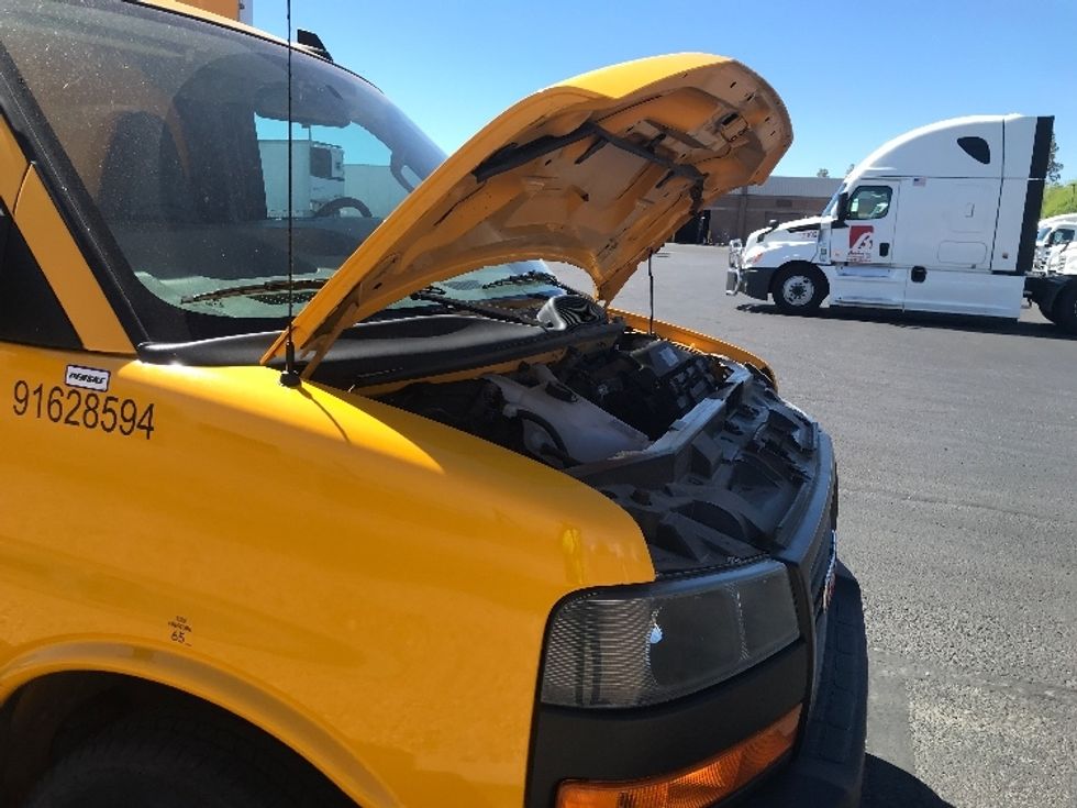 Light Duty Box Truck-Light and Medium Duty Trucks-GMC-2023-Savana G33903-Phoenix-AZ-28,988\n\t\tmiles-$ 37,500 - Image 23