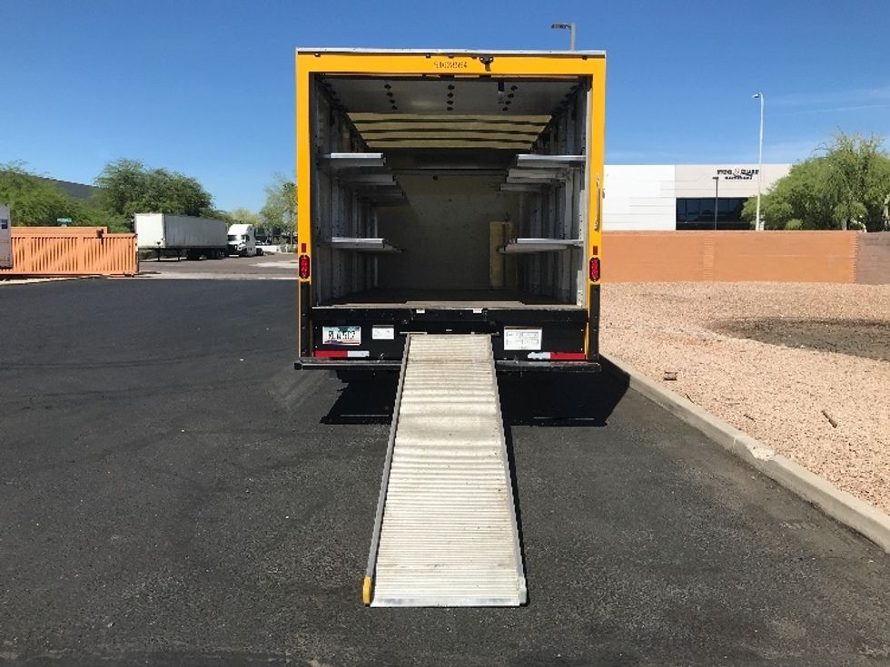 Light Duty Box Truck-Light and Medium Duty Trucks-GMC-2023-Savana G33903-Phoenix-AZ-28,988\n\t\tmiles-$ 37,500 - Image 9