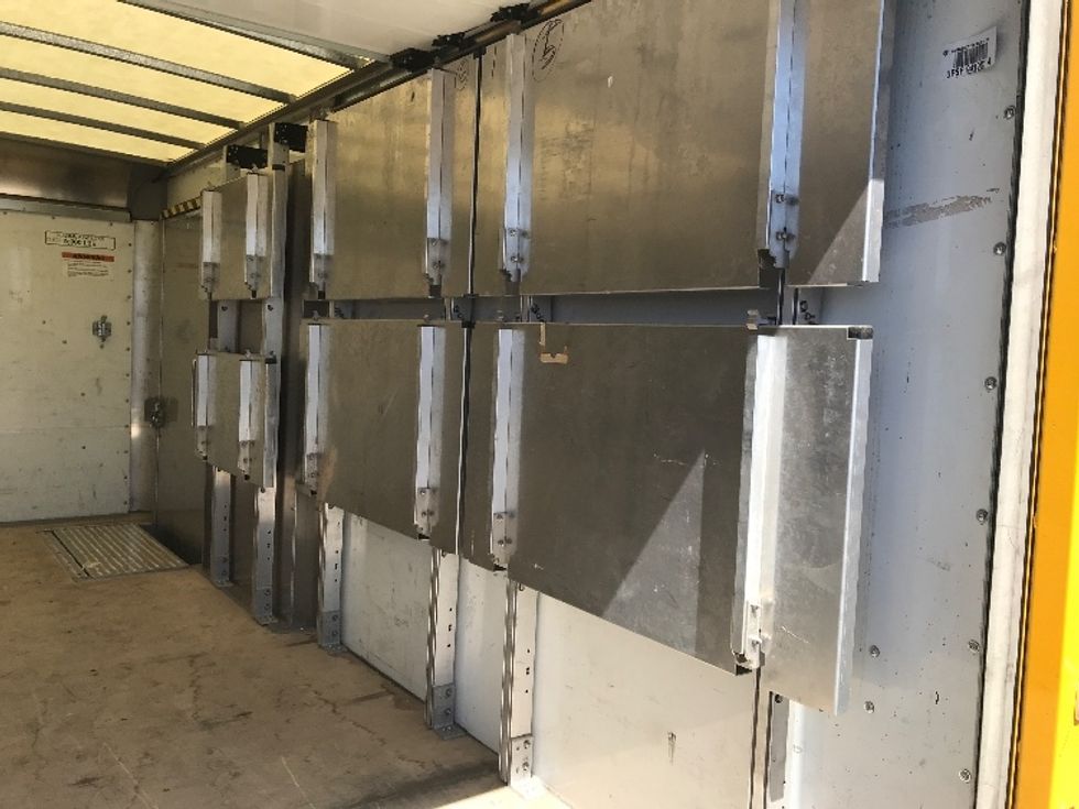Light Duty Box Truck-Light and Medium Duty Trucks-GMC-2023-Savana G33903-Phoenix-AZ-37,858\n\t\tmiles-$ 36,500 - Image 12