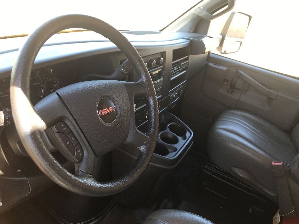 Light Duty Box Truck-Light and Medium Duty Trucks-GMC-2023-Savana G33903-Phoenix-AZ-37,858\n\t\tmiles-$ 36,500 - Image 17