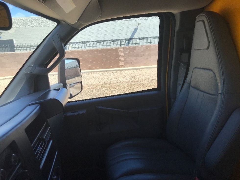 Light Duty Box Truck-Light and Medium Duty Trucks-GMC-2023-Savana G33903-Phoenix-AZ-37,858\n\t\tmiles-$ 36,500 - Image 19