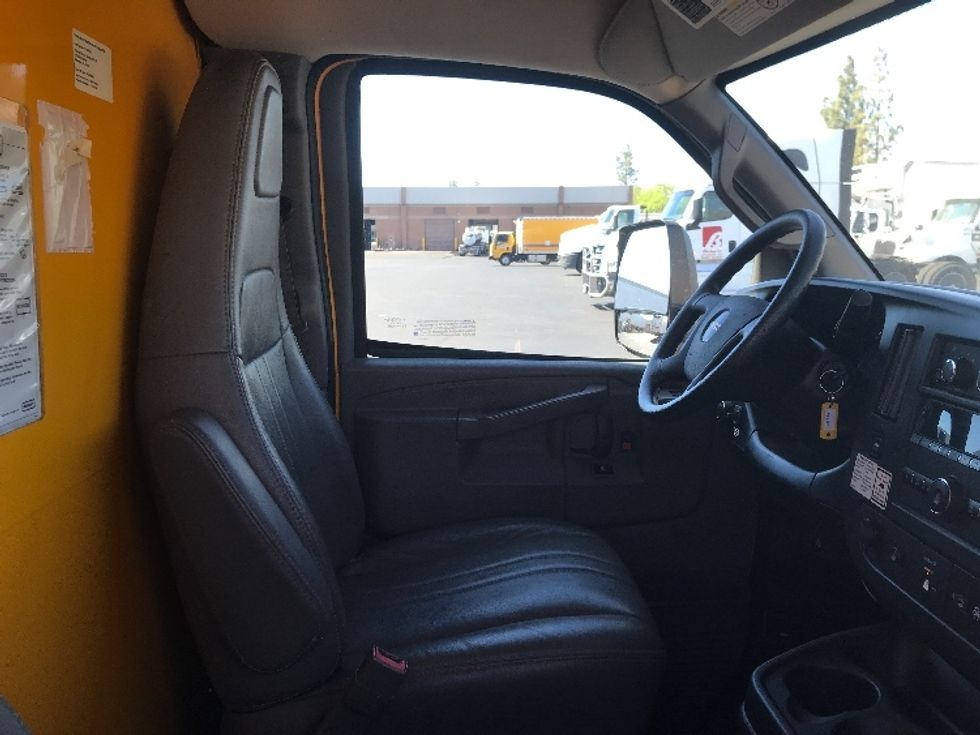 Light Duty Box Truck-Light and Medium Duty Trucks-GMC-2023-Savana G33903-Phoenix-AZ-37,858\n\t\tmiles-$ 36,500 - Image 22