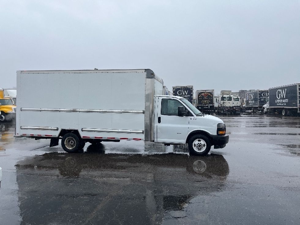 Light Duty Box Truck-Light and Medium Duty Trucks-GMC-2023-Savana G33903-Romulus-MI-101,956\n\t\tmiles-$ 32,500 - Image 13