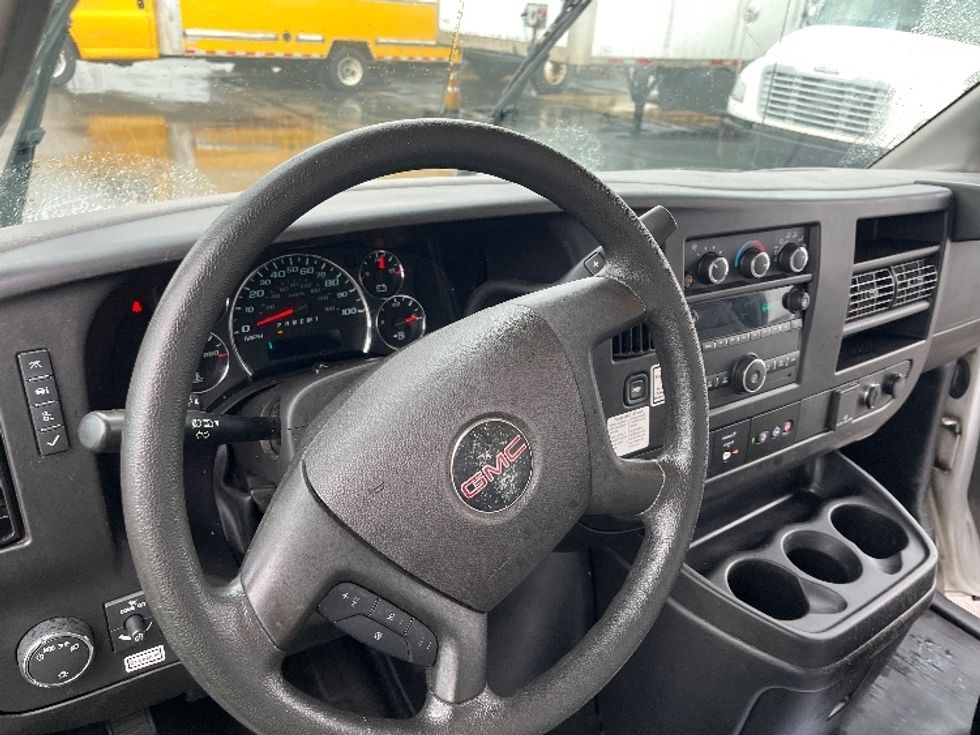 Light Duty Box Truck-Light and Medium Duty Trucks-GMC-2023-Savana G33903-Romulus-MI-101,956\n\t\tmiles-$ 32,500 - Image 16