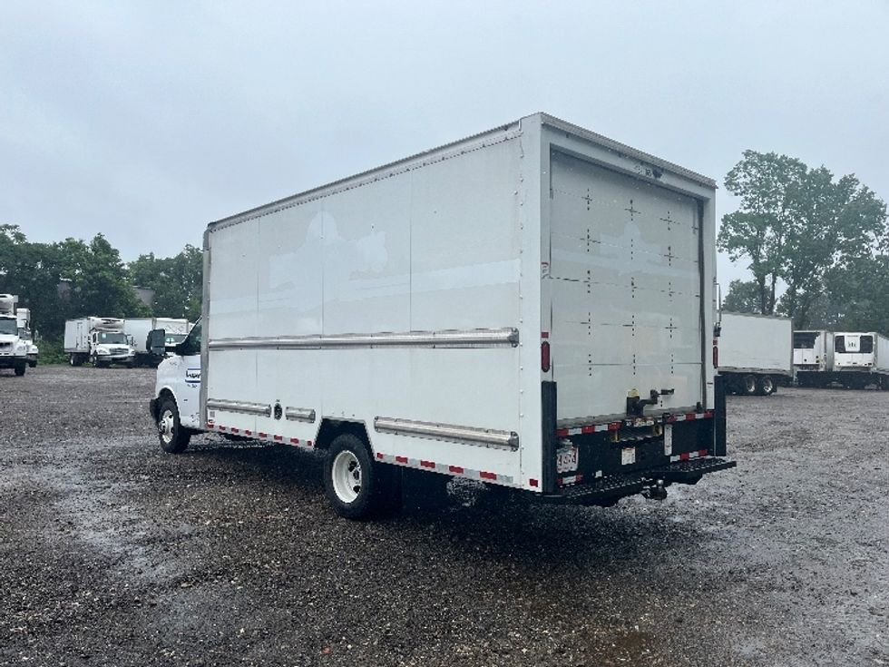 Light Duty Box Truck-Light and Medium Duty Trucks-GMC-2023-Savana G33903-Springfield-MA-73,444\n\t\tmiles-$ 35,000 - Image 6