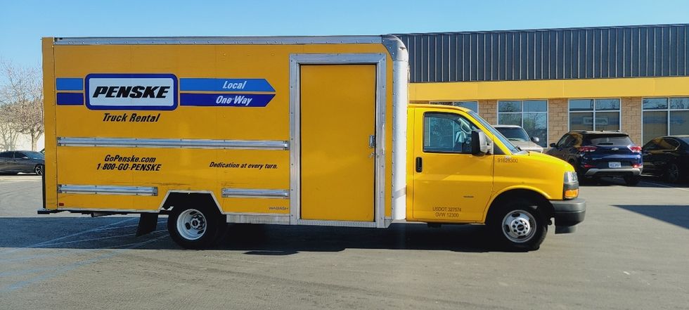 Light Duty Box Truck-Light and Medium Duty Trucks-GMC-2023-Savana G33903-Torrance-CA-36,373\n\t\tmiles-$ 46,000 - Image 15