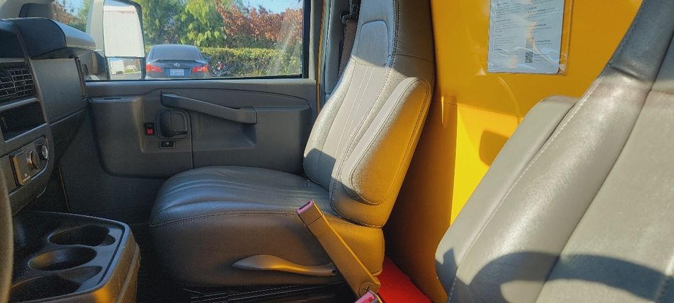 Light Duty Box Truck-Light and Medium Duty Trucks-GMC-2023-Savana G33903-Torrance-CA-36,373\n\t\tmiles-$ 46,000 - Image 19