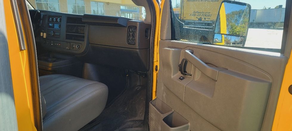 Light Duty Box Truck-Light and Medium Duty Trucks-GMC-2023-Savana G33903-Torrance-CA-36,373\n\t\tmiles-$ 46,000 - Image 20