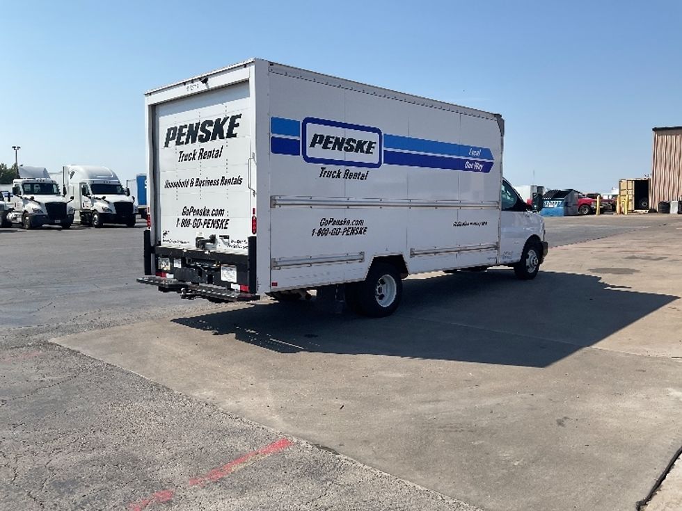 Light Duty Box Truck-Light and Medium Duty Trucks-GMC-2023-Savana G33903-Tulsa-OK-104,333\n\t\tmiles-$ 32,000 - Image 13