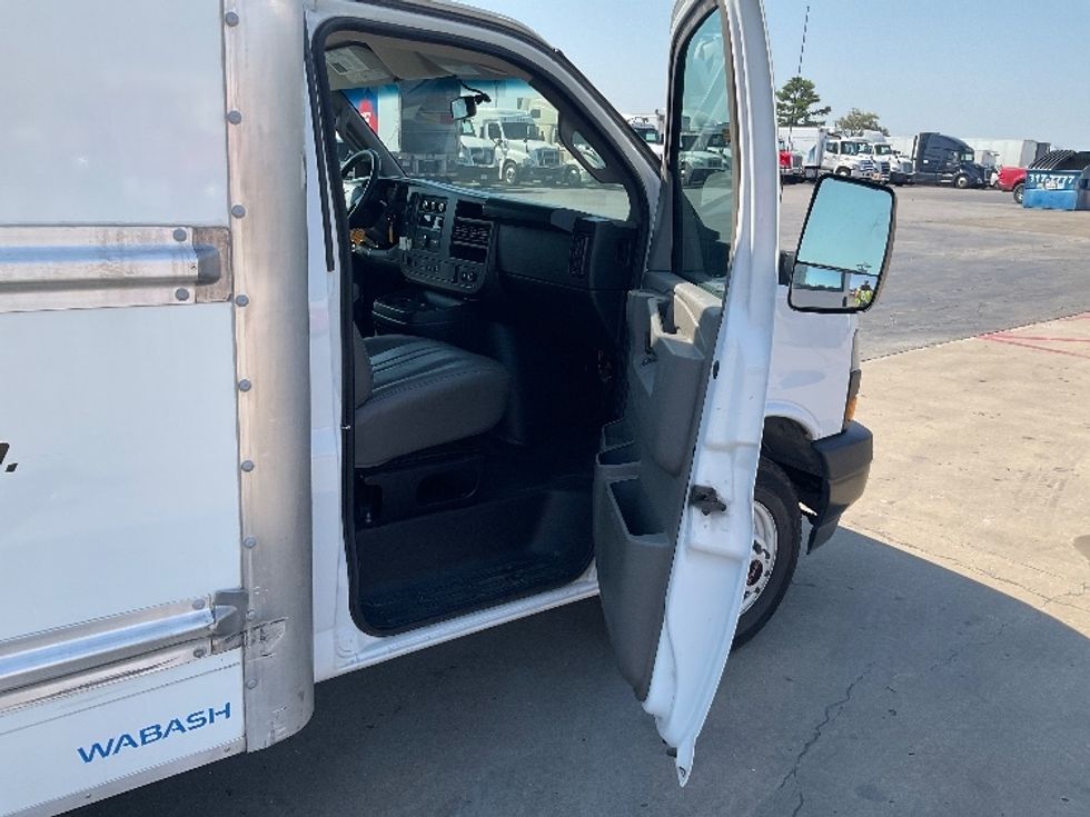 Light Duty Box Truck-Light and Medium Duty Trucks-GMC-2023-Savana G33903-Tulsa-OK-104,333\n\t\tmiles-$ 32,000 - Image 20