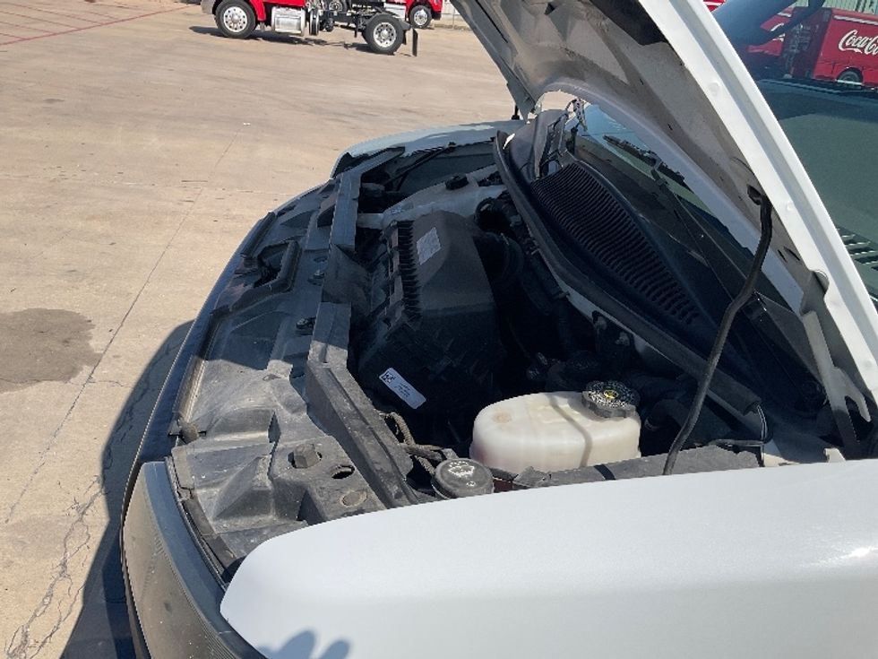 Light Duty Box Truck-Light and Medium Duty Trucks-GMC-2023-Savana G33903-Tulsa-OK-104,333\n\t\tmiles-$ 32,000 - Image 24