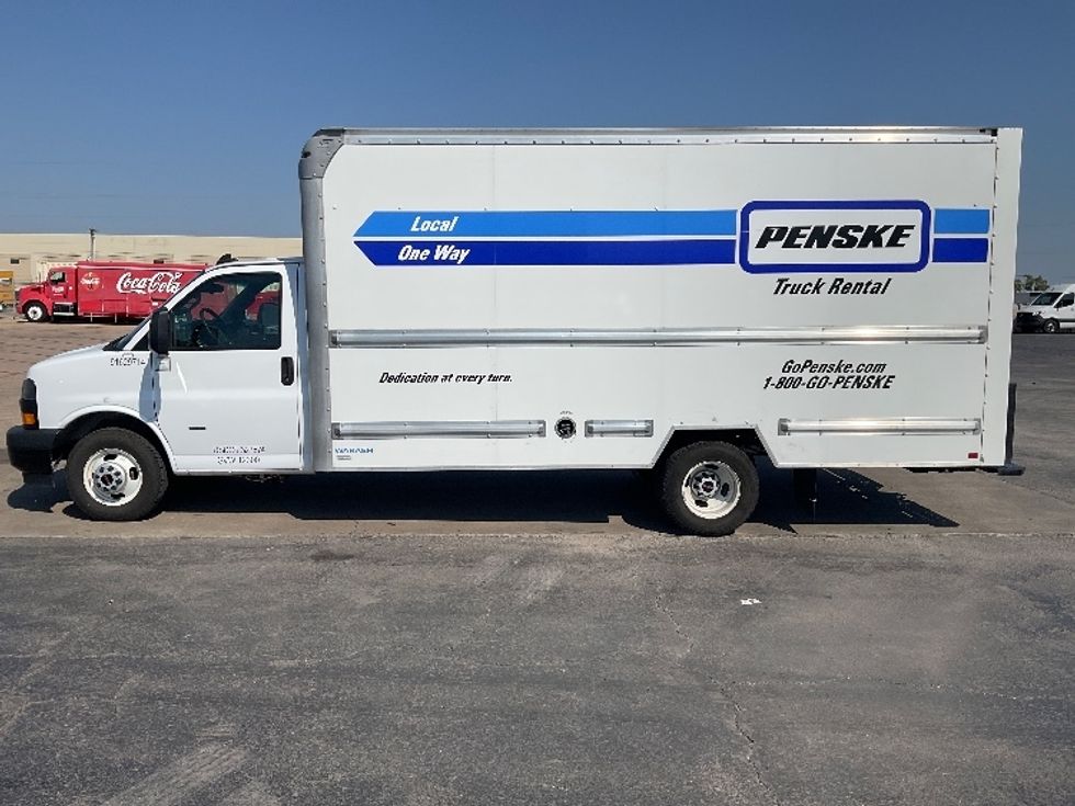 2023 Gmc Savana 3500 Cutaway photo 4