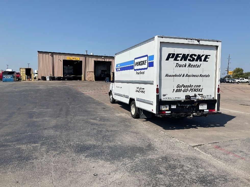 Light Duty Box Truck-Light and Medium Duty Trucks-GMC-2023-Savana G33903-Tulsa-OK-104,333\n\t\tmiles-$ 32,000 - Image 6