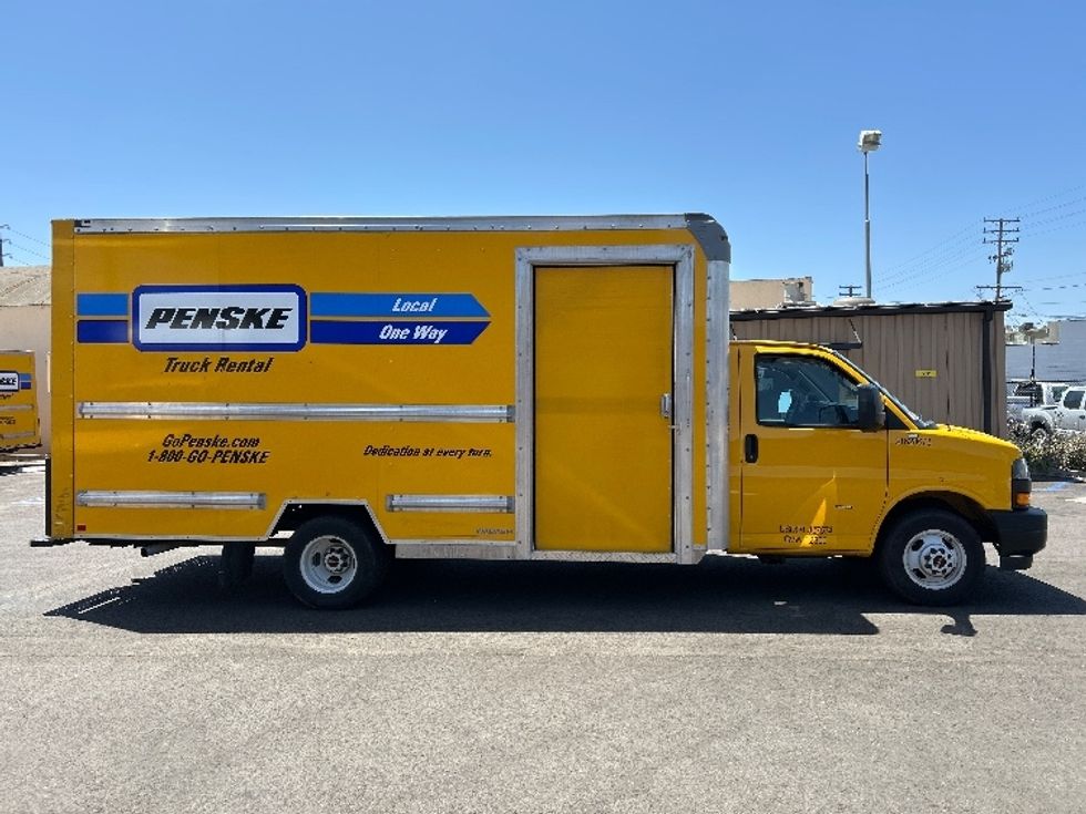 Light Duty Box Truck-Light and Medium Duty Trucks-GMC-2023-Savana G33903-Ventura-CA-31,631\n\t\tmiles-$ 43,500 - Image 11
