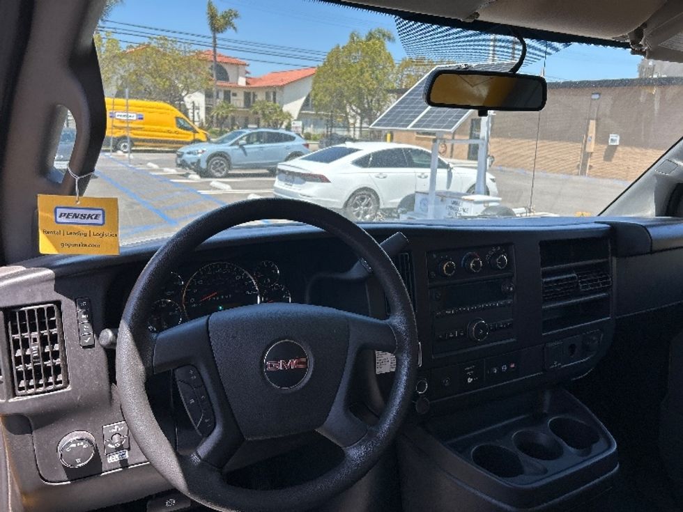 Light Duty Box Truck-Light and Medium Duty Trucks-GMC-2023-Savana G33903-Ventura-CA-31,631\n\t\tmiles-$ 43,500 - Image 13