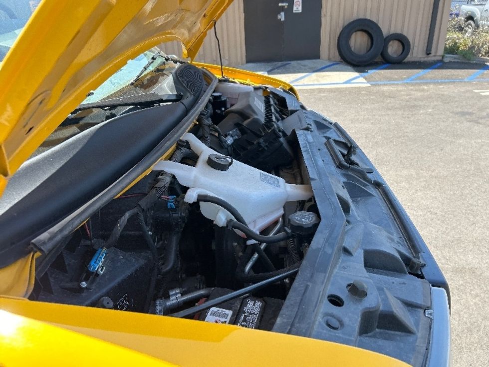 Light Duty Box Truck-Light and Medium Duty Trucks-GMC-2023-Savana G33903-Ventura-CA-31,631\n\t\tmiles-$ 43,500 - Image 19