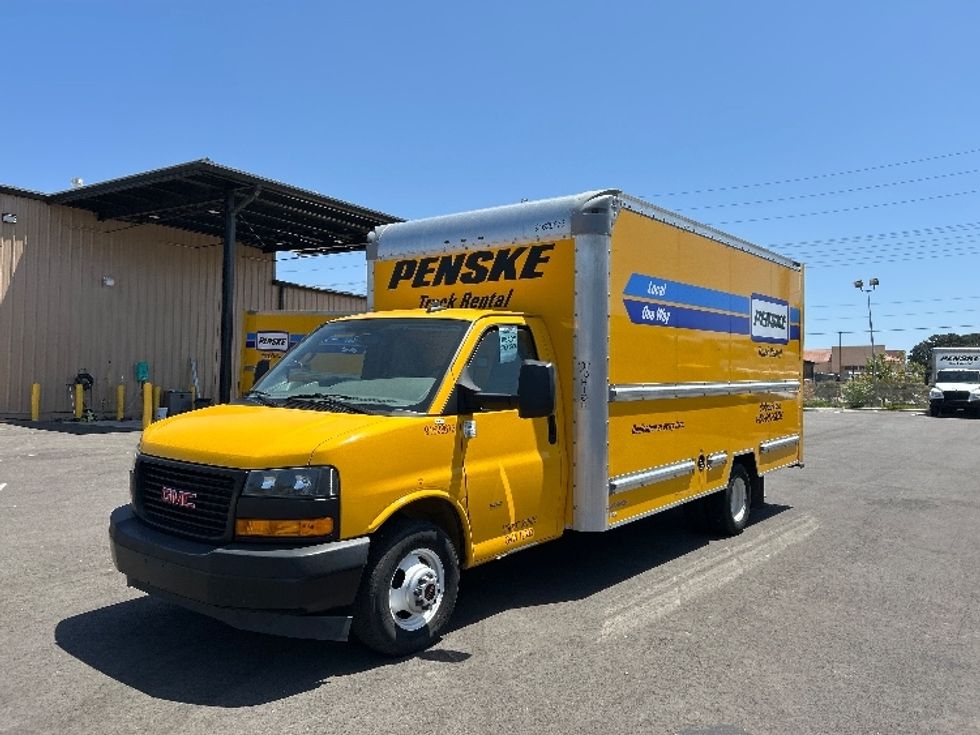Light Duty Box Truck-Light and Medium Duty Trucks-GMC-2023-Savana G33903-Ventura-CA-31,631\n\t\tmiles-$ 43,500 - Image 2