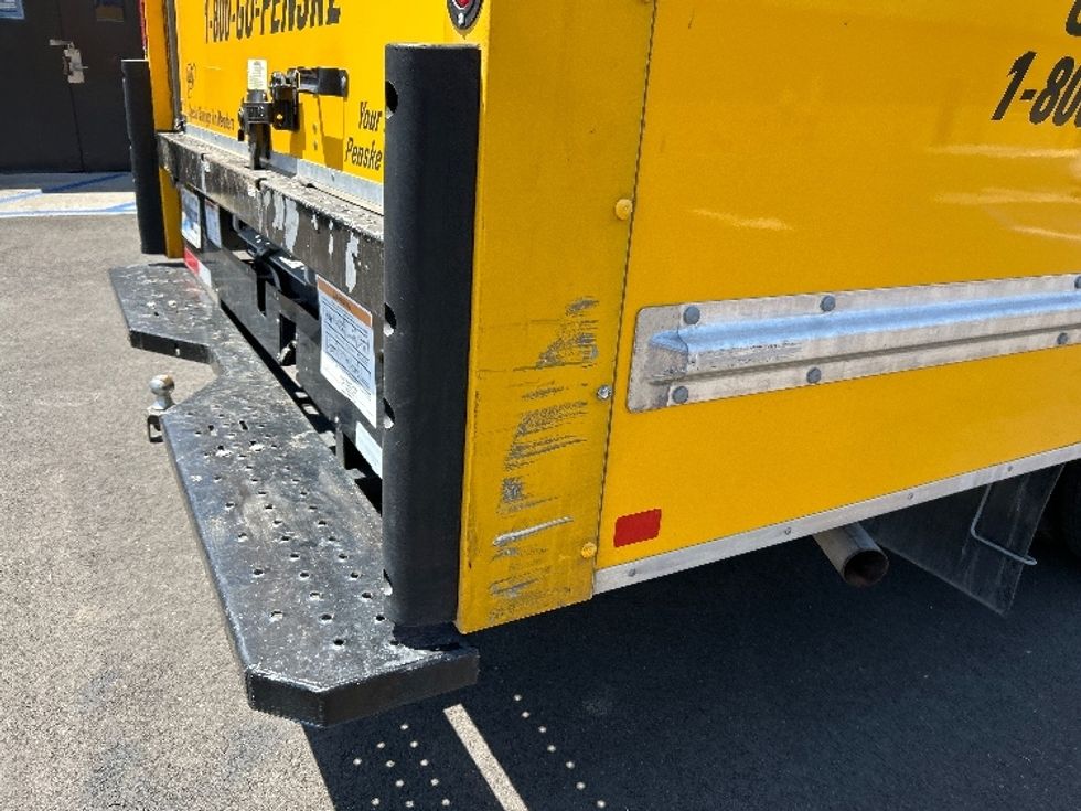 Light Duty Box Truck-Light and Medium Duty Trucks-GMC-2023-Savana G33903-Ventura-CA-31,631\n\t\tmiles-$ 43,500 - Image 23