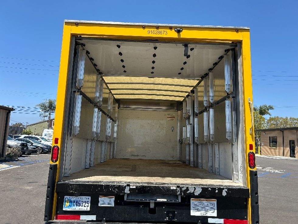 Light Duty Box Truck-Light and Medium Duty Trucks-GMC-2023-Savana G33903-Ventura-CA-31,631\n\t\tmiles-$ 43,500 - Image 6