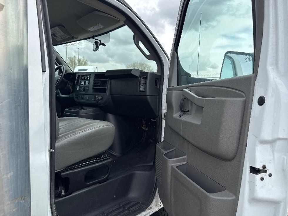 Light Duty Box Truck-Light and Medium Duty Trucks-GMC-2023-Savana G33903-West Valley City-UT-32,696\n\t\tmiles-$ 50,500 - Image 20