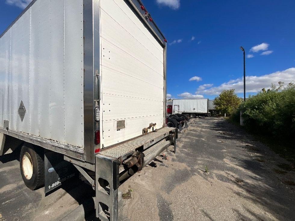 Light Duty Box Truck-Light and Medium Duty Trucks-Hino-2016-338-London-ON-295,928\n\t\tkm-$ 18,500 - Image 10