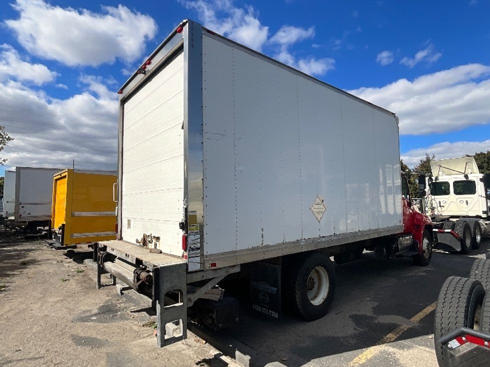 Light Duty Box Truck-Light and Medium Duty Trucks-Hino-2016-338-London-ON-295,928\n\t\tkm-$ 18,500 - Image 13