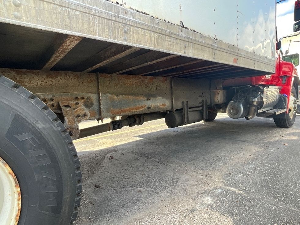 Light Duty Box Truck-Light and Medium Duty Trucks-Hino-2016-338-London-ON-295,928\n\t\tkm-$ 18,500 - Image 14