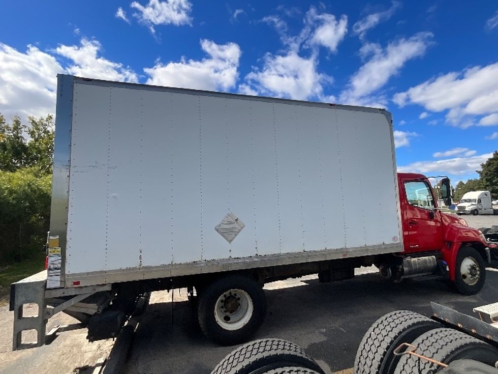 Light Duty Box Truck-Light and Medium Duty Trucks-Hino-2016-338-London-ON-295,928\n\t\tkm-$ 18,500 - Image 15