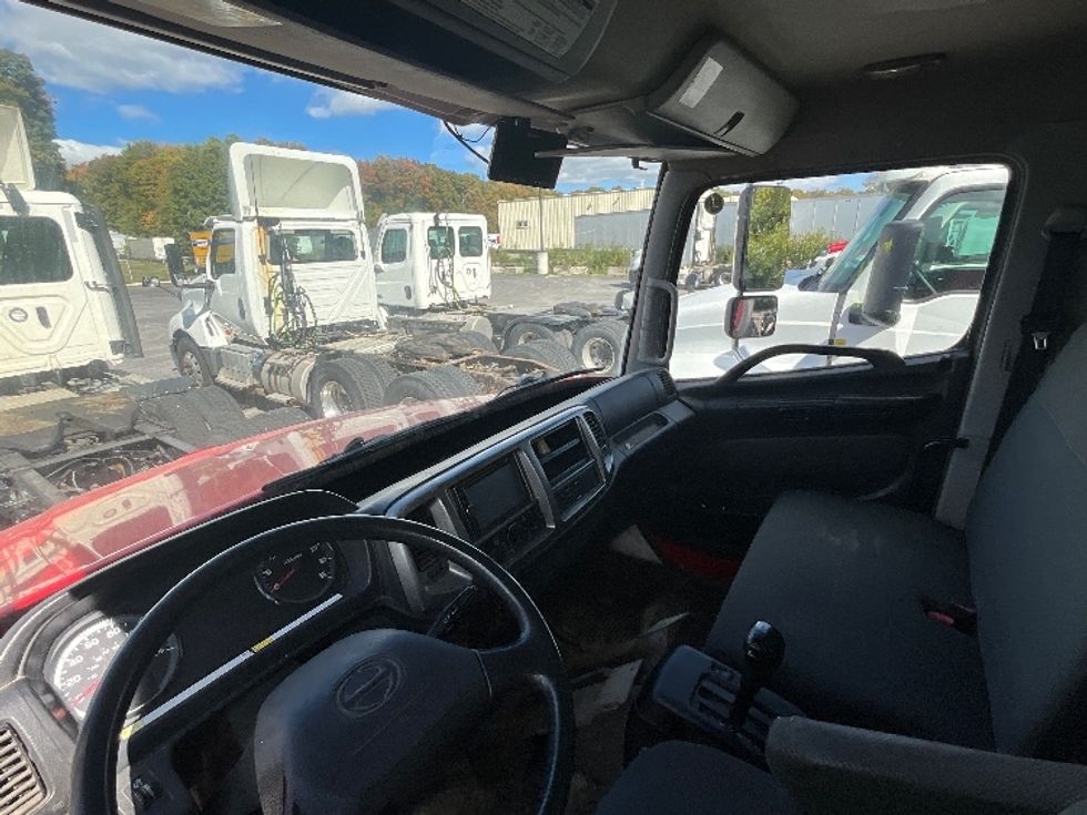 Light Duty Box Truck-Light and Medium Duty Trucks-Hino-2016-338-London-ON-295,928\n\t\tkm-$ 18,500 - Image 18