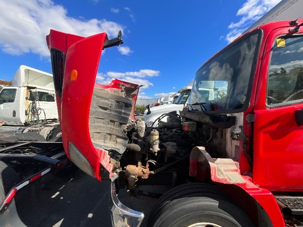 Light Duty Box Truck-Light and Medium Duty Trucks-Hino-2016-338-London-ON-295,928\n\t\tkm-$ 18,500 - Image 24