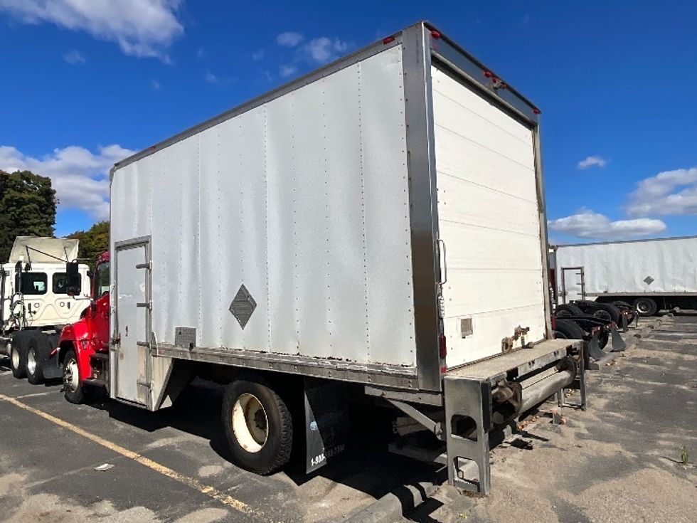 Light Duty Box Truck-Light and Medium Duty Trucks-Hino-2016-338-London-ON-295,928\n\t\tkm-$ 18,500 - Image 6