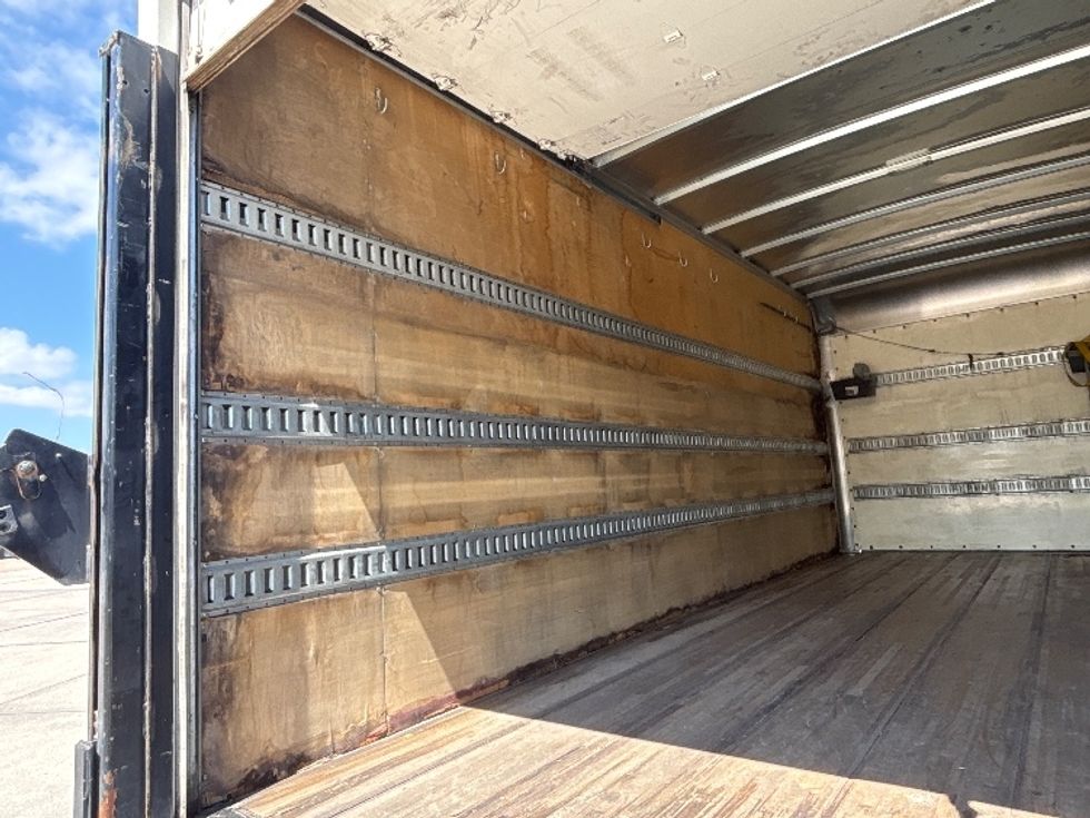 Light Duty Box Truck-Light and Medium Duty Trucks-Hino-2017-155-Arlington-TX-196,072\n\t\tmiles-$ 14,000 - Image 11