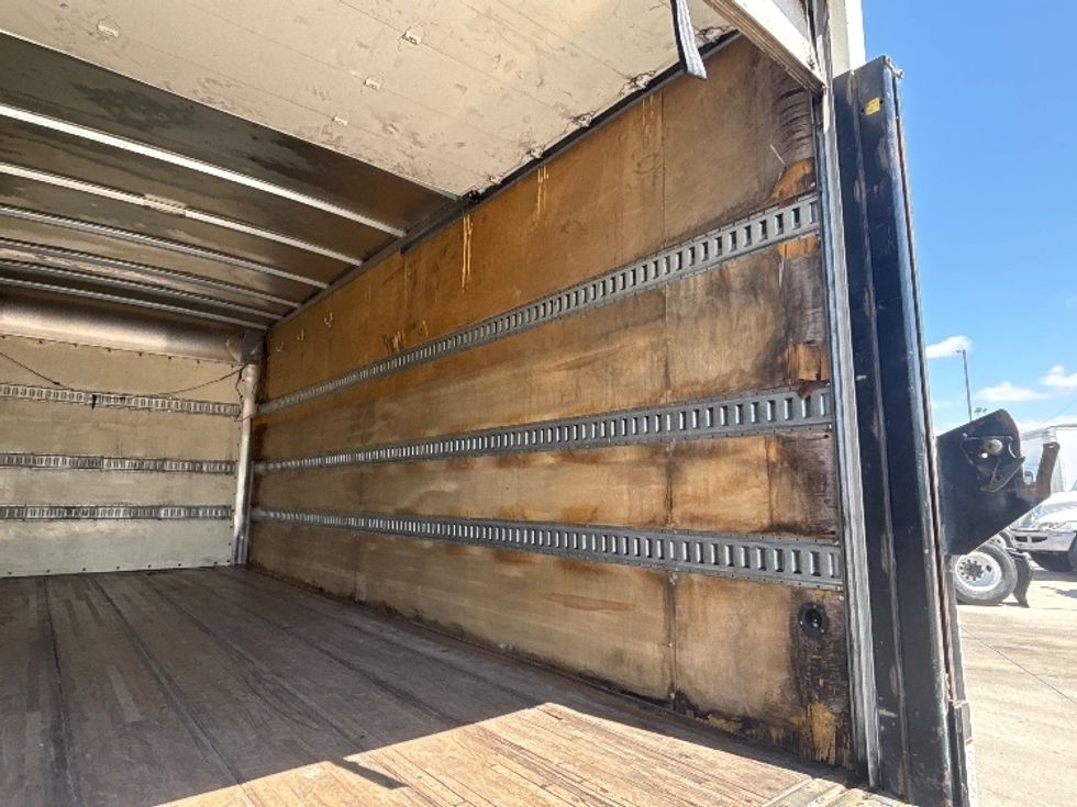 Light Duty Box Truck-Light and Medium Duty Trucks-Hino-2017-155-Arlington-TX-196,072\n\t\tmiles-$ 14,000 - Image 12