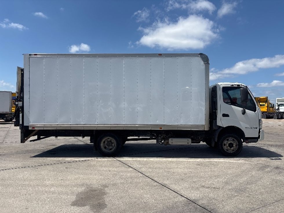 Light Duty Box Truck-Light and Medium Duty Trucks-Hino-2017-155-Arlington-TX-196,072\n\t\tmiles-$ 14,000 - Image 15