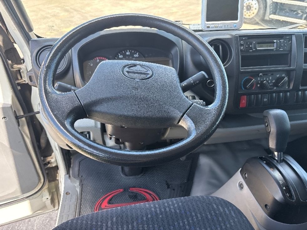 Light Duty Box Truck-Light and Medium Duty Trucks-Hino-2017-155-Arlington-TX-196,072\n\t\tmiles-$ 14,000 - Image 18