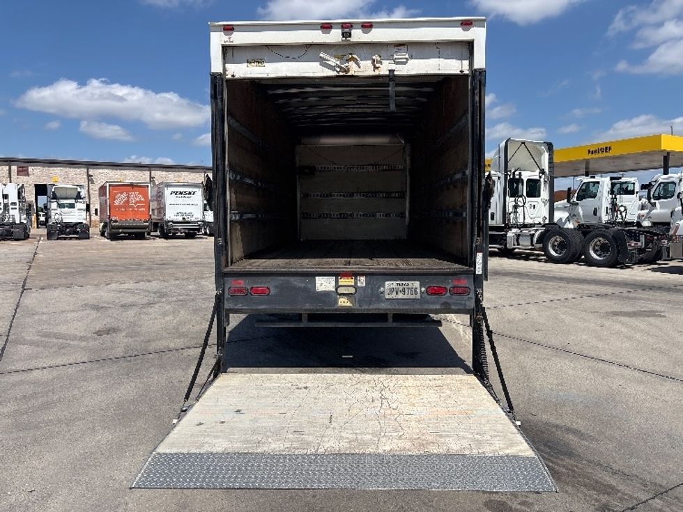 Light Duty Box Truck-Light and Medium Duty Trucks-Hino-2017-155-Arlington-TX-196,072\n\t\tmiles-$ 14,000 - Image 9