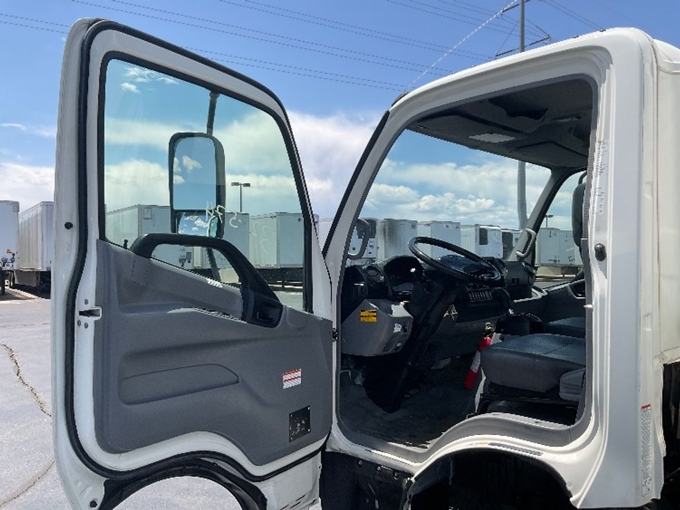 Light Duty Box Truck-Light and Medium Duty Trucks-Hino-2017-155-Greeley-CO-73,835\n\t\tmiles-$ 38,500 - Image 16
