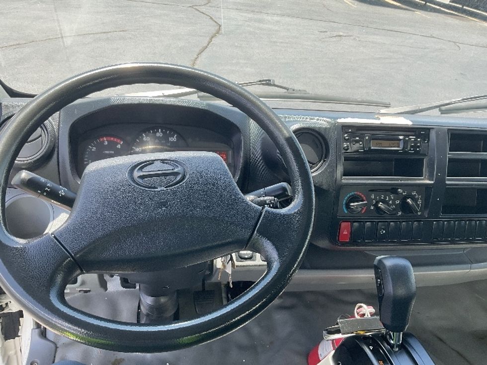 Light Duty Box Truck-Light and Medium Duty Trucks-Hino-2017-155-Greeley-CO-73,835\n\t\tmiles-$ 38,500 - Image 18