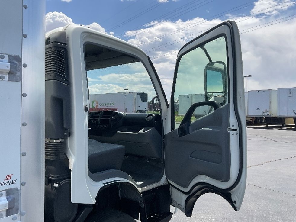 Light Duty Box Truck-Light and Medium Duty Trucks-Hino-2017-155-Greeley-CO-73,835\n\t\tmiles-$ 38,500 - Image 20