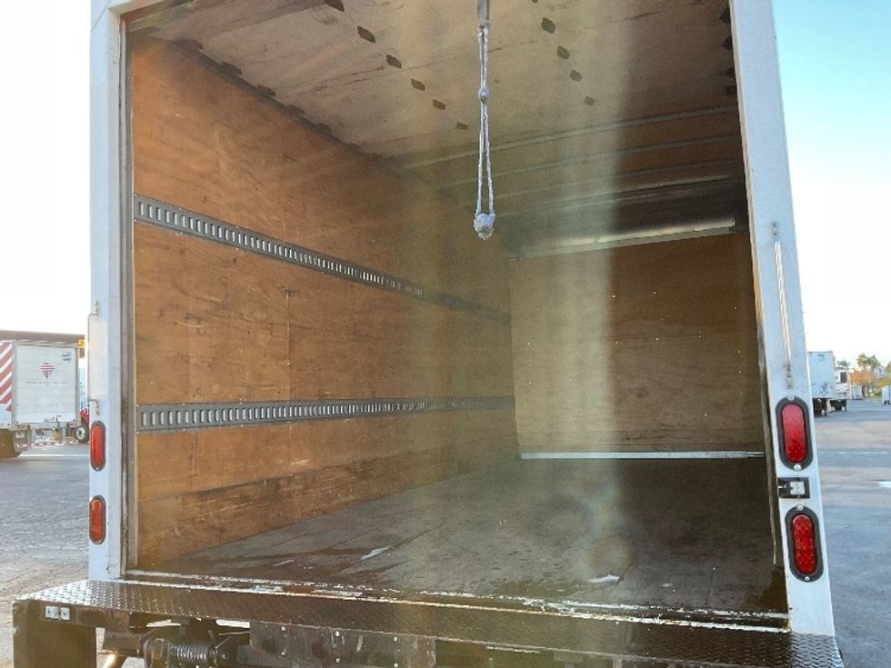 Light Duty Box Truck-Light and Medium Duty Trucks-Hino-2017-155-Torrance-CA-128,630\n\t\tmiles-$ 32,000 - Image 11