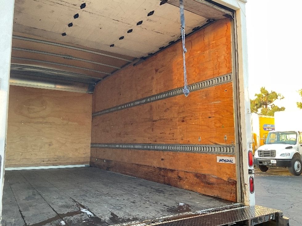 Light Duty Box Truck-Light and Medium Duty Trucks-Hino-2017-155-Torrance-CA-128,630\n\t\tmiles-$ 32,000 - Image 12