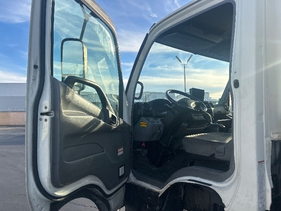 Light Duty Box Truck-Light and Medium Duty Trucks-Hino-2017-155-Torrance-CA-129,257\n\t\tmiles-$ 32,000 - Image 15