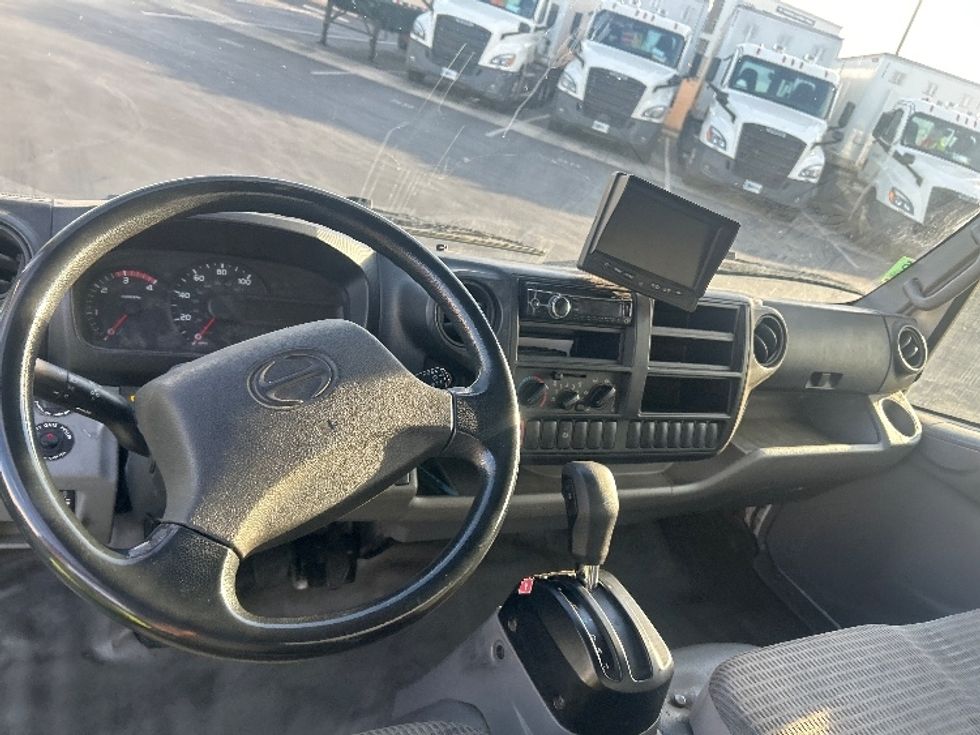 Light Duty Box Truck-Light and Medium Duty Trucks-Hino-2017-155-Torrance-CA-129,257\n\t\tmiles-$ 32,000 - Image 16