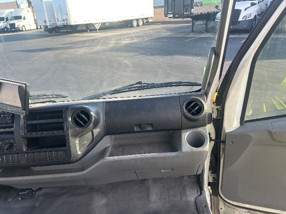 Light Duty Box Truck-Light and Medium Duty Trucks-Hino-2017-155-Torrance-CA-129,257\n\t\tmiles-$ 32,000 - Image 20