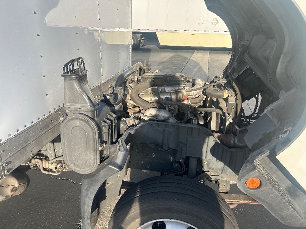 Light Duty Box Truck-Light and Medium Duty Trucks-Hino-2017-155-Torrance-CA-129,257\n\t\tmiles-$ 32,000 - Image 22