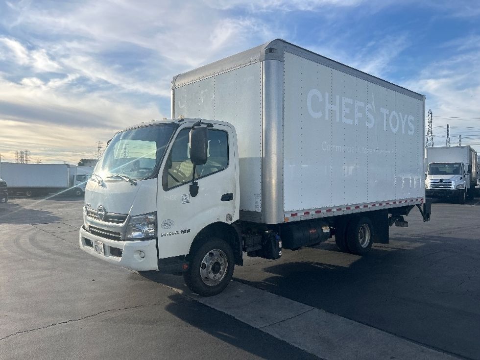 Light Duty Box Truck-Light and Medium Duty Trucks-Hino-2017-155-Torrance-CA-129,257\n\t\tmiles-$ 32,000 - Image 3