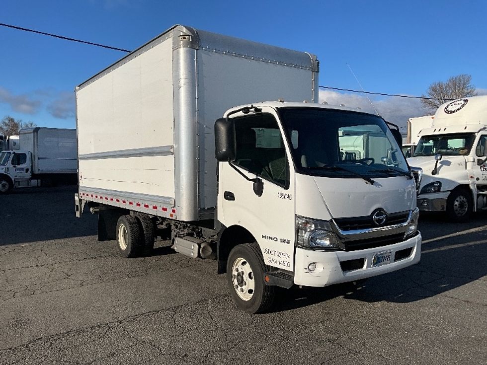 Light Duty Box Truck-Light and Medium Duty Trucks-Hino-2018-155-Kent-WA-78,905\n\t\tmiles-$ 42,000 - Image 1